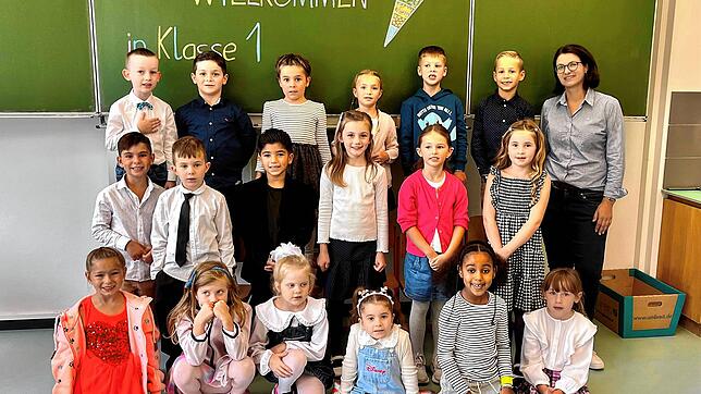 Auwiesenschule Horheim-Schwerzen, Klasse 1a 18 Jungen und Mädchen wurden in die Klasse 1a der Auwiesenschule Horheim-Schwerzen eingeschult. Klassenlehrerin ist Tamara Kropf.
