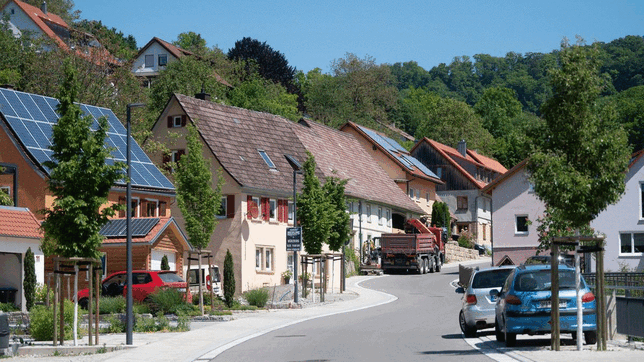 Nachdem im Mai 2016 Tonnen von Geröll und Schlamm durch Braunsbach geschwemmt worden waren, glich die Gemeinde einem einzigen ...