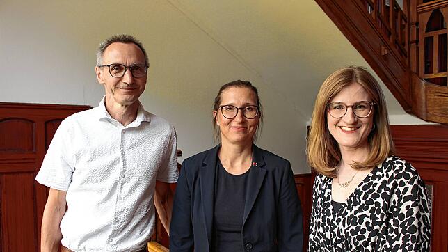 Professor Clemens Wangler (von links) und die Professorinnen Paula Wellmann und Sabrina Kummer sind die Studiengansleiter im Fach RSW – ...