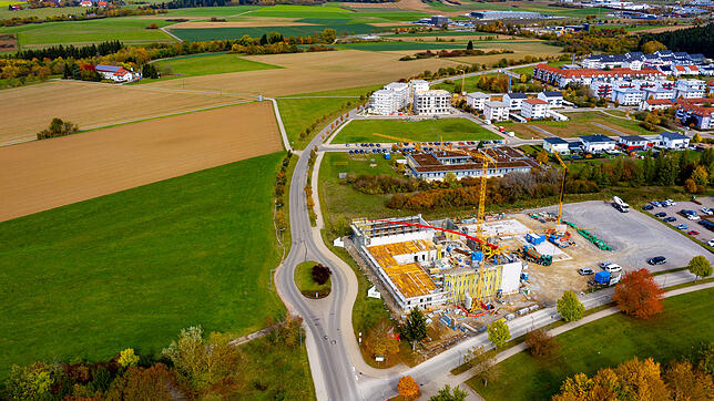 Auf der Fläche links neben der Europaallee soll ein neuer, klimagerechter Stadtteil entstehen: Das Gebiet Lämmlisgrund soll bebaut ...