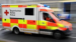 Ein Krankenwagen des Roten Kreuzes. (Symbolbild)