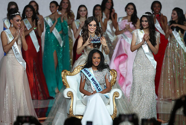 Toni-Ann Singh, Miss Jamaika 2019, wird während des 69. Miss World Jahresfinale im ExCel London zur Miss World 2019 gekrönt.
