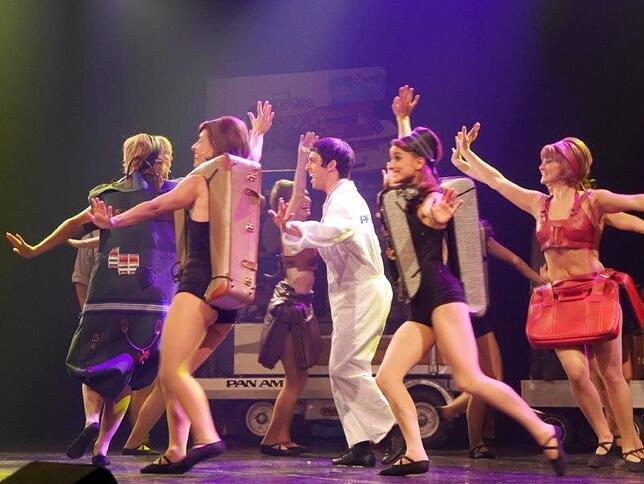 Bild 37: Bilder: Südkurier-Leser beim Musical "Happy Landing" im Gloria-Theater