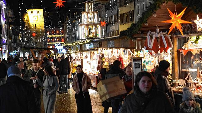 Der Waldshuter Weihnachtsmarkt lockt jährlich zahlreiche Besucher in die Fußgängerzone der historischen Altstadt.