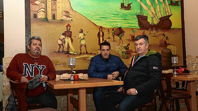 In seinem bisherigen Vereinsheim in der Hadwigstraße hat das Centro Portugues viel Flair aus seiner Heimat eingebracht. Im Bild (von ...