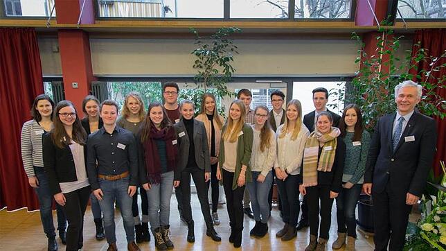 Bild : Singener Schüler gewinnt Preis für Mode im Zeichen des Herrn