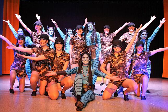 Das &bdquo;Grundele-Ballett&ldquo; des Narrenvereins Reichenau begeistert auch in Bohlingen.