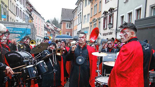 Bild : Oberbürgermeister abgesetzt! Die spektakulären Bilder vom Rathaussturm in Überlingen