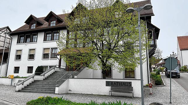 24 Kandidaten auf drei Listen bewerben sich um die zwölf Sitze im Lottstetter Gemeinderat. Die Kommunalwahl findet am 9. Juni statt.