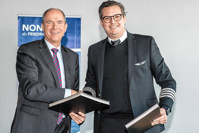 Im Januar 2018 unterzeichneten Claus-Dieter Wehr (links) und Sun-Air-CEO Kristoffer Lundberg einen Drei-Jahres-Vertrag für die Fluglinie ...
