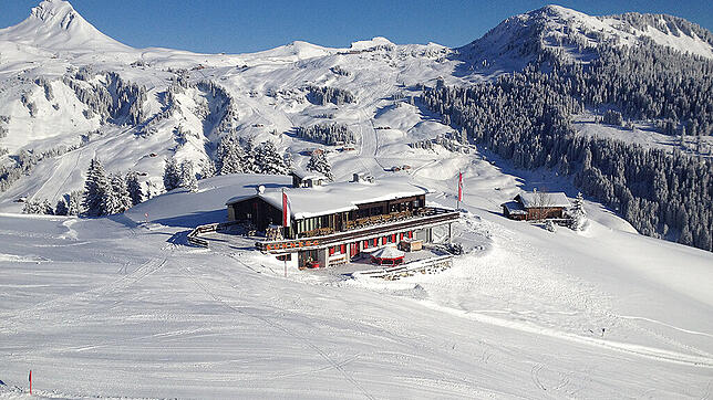 Dieses Panorama können die Skifahrer in Damüls vorerst nur noch von der Piste und nicht von der so malerisch gelegenen Sunnegg-Hütte ...