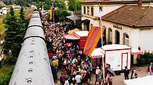 Mit einem Eisenbahnfest wurde in Stockach in der zweiten Hälfte der 1990er Jahre die Wiederaufnahme der Bahnverbindung ...