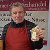 Schwört auf die abwehrstärkenden Kräfte von Ingwer: Volker Melcher. Bild: Jörg Büsche