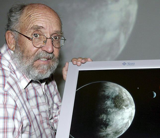 Der Schweizer Astrophysiker Michel Mayor. 
Zusammen mit Didier Queloz entdeckte er 1995 den ersten bekannten Exoplaneten. Der von dem ...