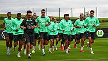 Die Profis des VfL Wolfsburg drehen die ersten Runden auf der Baar.