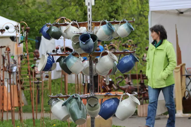 21. Töpfermarkt beim Schloss Beuggen eröffnet | SÜDKURIER