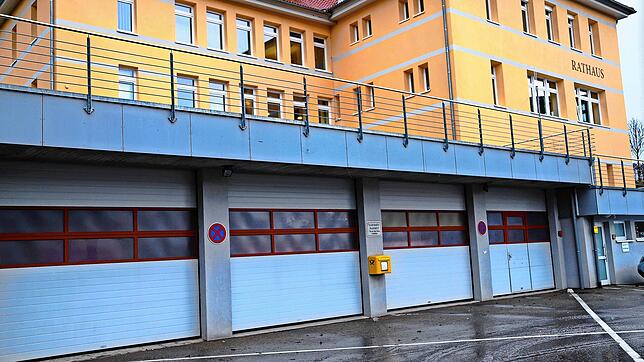 Die bisherige Feuerwehrgarage in Schönwald ist zu klein geworden und entspricht nicht mehr den Vorgaben. Bild: Kommert