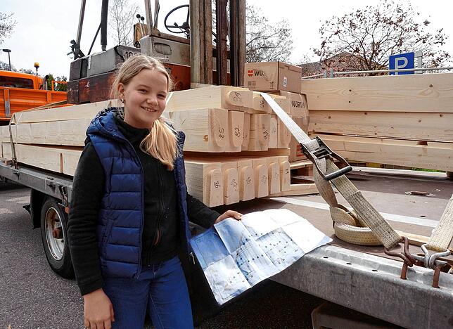 In Beruf schnuppern: Madlen Jehle (11) aus Dogern, Schülerin der Alemannenschule Wutöschingen, hat am Girls&lsquo; Day bei den Arbeiten ...