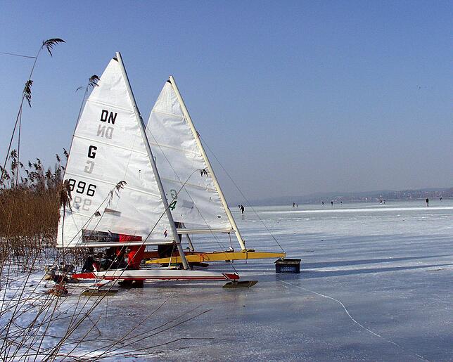 Eissegler im Jahr 2003 auf dem Gnadensee nahe des Inseldamms.
