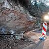 Kein Einzelfall: Im Januar 2023 stürte dieser Fels auf die Straße bei Tiefenstein, Gemeinde Görwihl. Auch andernorts ereignen sich immer ...