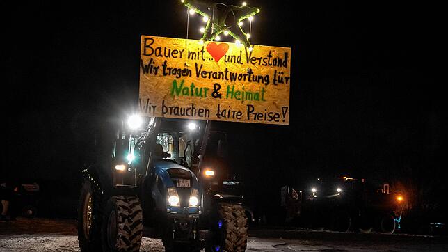 Bild : Bauernprotest in Furtwangen: Rund 200 Traktoren versammeln sich
