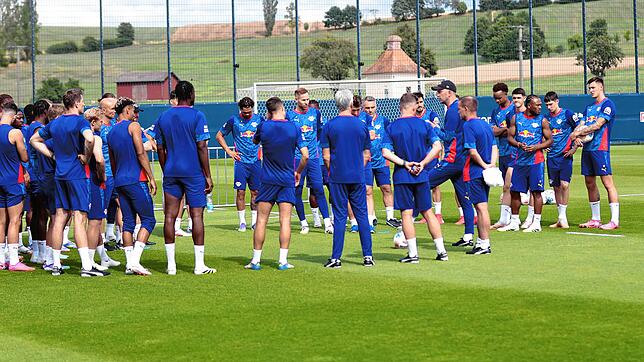 Bild : Erstes Training von RB Leipzig beim SV Aasen – wir haben Fotos!