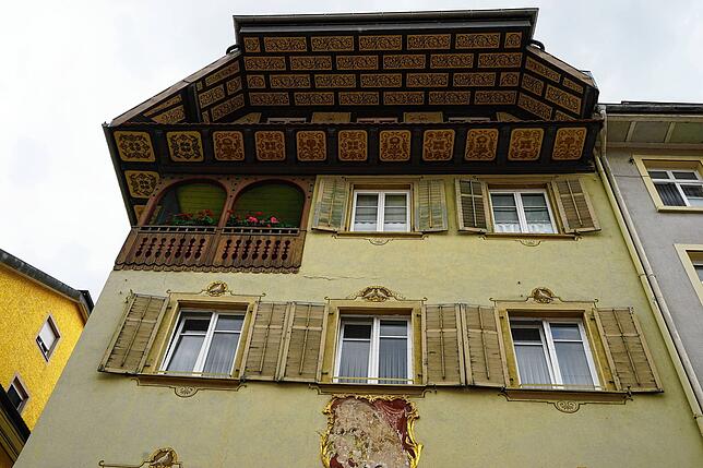 Hat schon drei mal gebrannt: Das historische Gasthaus &bdquo;Zur Taube&ldquo; in der Kaiserstraße 23. Einst war hier im ersten Stock die ...