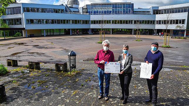 Die gymnasien in VS sind auf vielfältige Weise eine Großbaustelle ohne Ende: Der öde und triste Schulhof am Gymnasium am Hoptbühl wurde ...