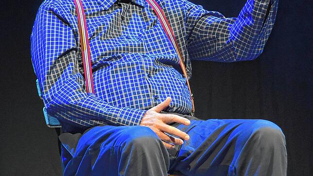 Gerd Dudenhöffer spielt seit rund 40 Jahren den Saarländer Spießer Heinz Becker, der sich über Politik und Gesellschaft auslässt. ...