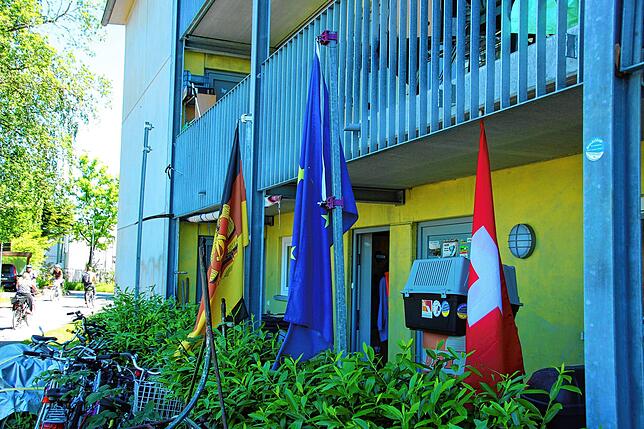 Europa in der Mitte, die Schweiz rechts, die DDR links.