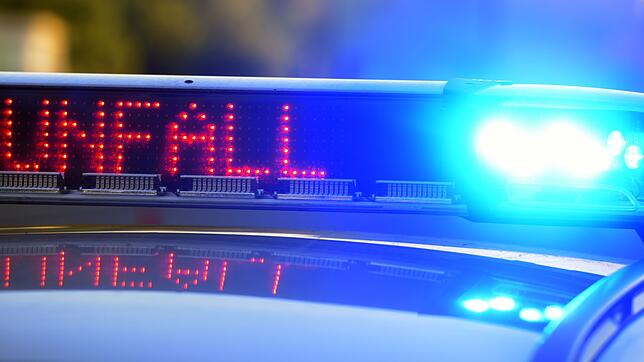 Die Polizei beschlagnahmte die Führerscheine der beiden am Unfall beteiligten Männer. (Symbolbild)