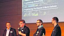 Sie stellen den Projektstand vor (von links): Projektleiter Roland Haag, Investor Günter Eberhardt und die Planer Martin Kathrein und ...
