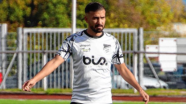 Spielertrainer Berkay Cakici und die SG Kirchen-Hausen haben bereits fünf Liga-Siege in Folge gefeiert. Foto: Kaltenbach (archiv)
