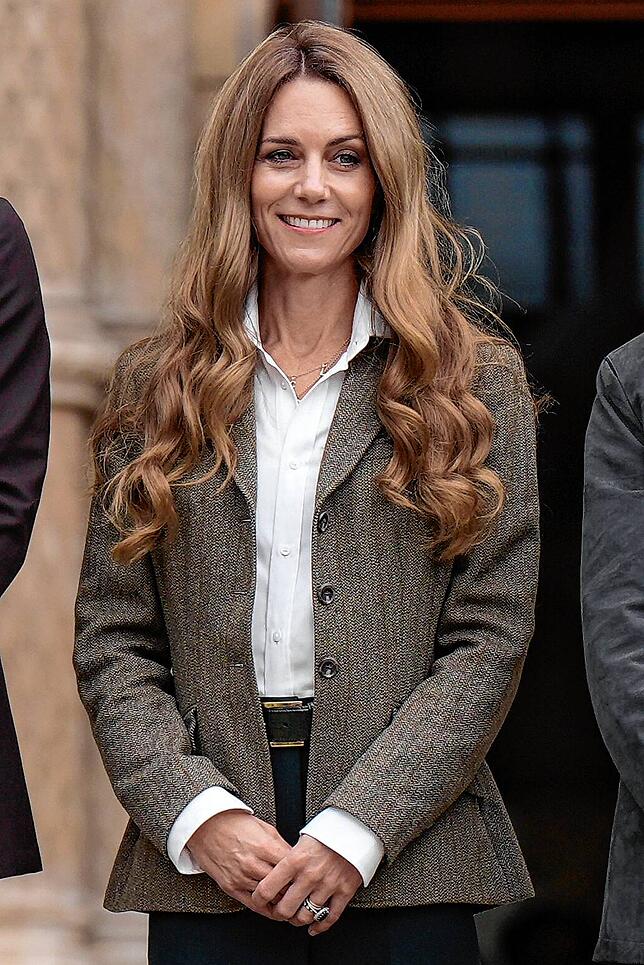 Bild 1: Überraschend blond: So sieht Prinzessin Kate mit neuer Haarfarbe aus