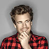 Er war selbst ein eher mittelmäßiger Schüler: Luke Mockridge lässt jetzt Promis die Schulbank drücken. Bild: Sat1