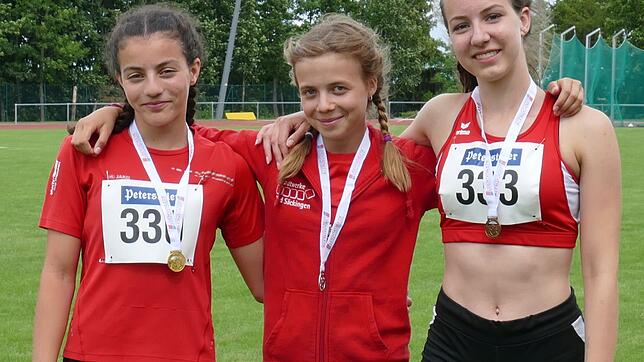 Konnten bei den BLV-Meisterschaften in Langensteinbach auf ganzer Linie überzeugen (von links): Ceren Bayram, Alicia Fischer und Melina ...