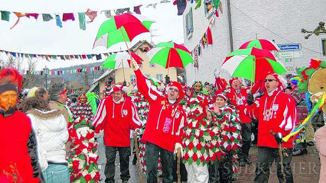 Voller Vorfreude: Die Küssaberger Rebesäck bereiten mit Hochdruck das Küssaberger Narrentreffen in Rheinheim vor. 18 Gruppen werden zum ...