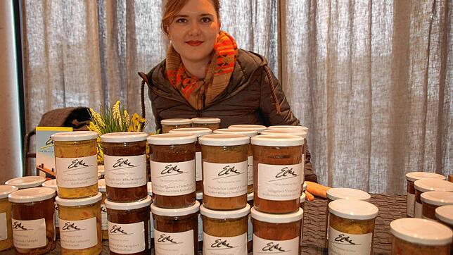 Einmalverpackungen fürs Essen zum Mitnehmen: Erika Pelz verkauft Essen seit neuestem in Gläsern, Olaf Hesse vom „Kaiser“ ...