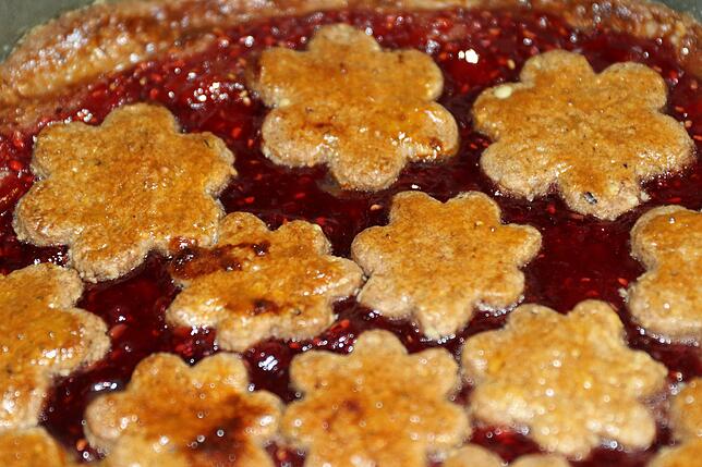 Zum Reinbeißen: Die Linzer Torte direkt nach dem Backen.