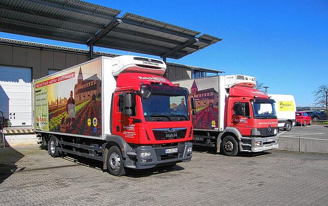 Bei der Reichenauer Gemüse-Genossenschaft stehen die Lastwagen zum Abtransport des täglich frisch geernteten Gemüses bereit &ndash; und ...