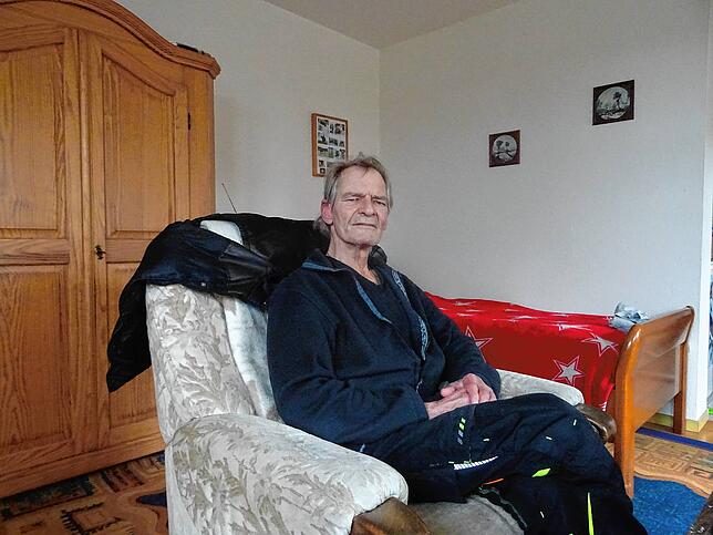 Wilfried Behrendt in seiner Wohnung in Schramberg. Seit Beginn der Pandemie geht er kaum noch aus dem Haus.