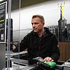 Johannes Schneider ist Leiter des Edeka-Baur-Markts im Konstanzer Paradies. Auch hier ist der Ton rauer geworden. Plakate an der Kasse ...