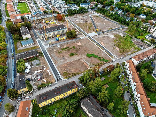 Die neugebauten Straßen zeigen bereits die zukünftige Aufteilung im Oberen Brühl.