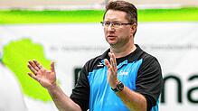 Nichts zu machen: Trainer Sven Johansson und seine Villinger Volleyballerinnen haben am Wochenende Zwangspause. Bild: Joachim Klein