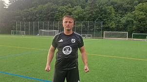 Trainer Florin Tirca und der Hattinger SV mussten gegen den SV Pfullendorf II eine 1:3-Heimniederlage hinnehmen.