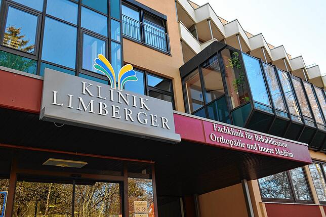 Die Reha-Klinik Limberger in Bad Dürrheim ist auf den Fachbereich Orthopädie und gegenwärtig noch Pneumologie spezialisiert.