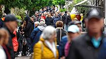 Schon 2024 kamen beim verkaufsoffenen Sonntag im Herbst viele Menschen in der Stadt zusammen – das soll sich jetzt wiederholen (Archivbild)