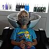 Moritz wurden &bdquo;dank&ldquo; Corona das erste Mal beim Friseur die Haare gewaschen.