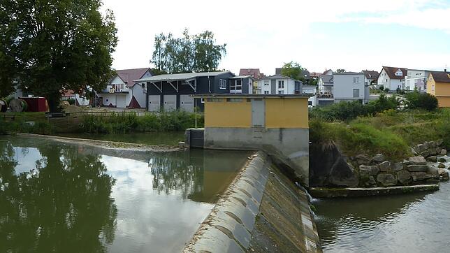 Nach mehrjährigen Schwierigkeiten soll die im Dezember 2013 in Betrieb genommene Wasserkraftanlage Spek im Ortsteil Mühlhofen – hier das ...