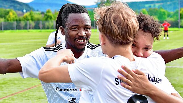 Bild : SV Obersäckingen trennt sich im Stadt-Derby mit 3:3 vom FC 08 Bad Säckingen – und wir haben Fotos!